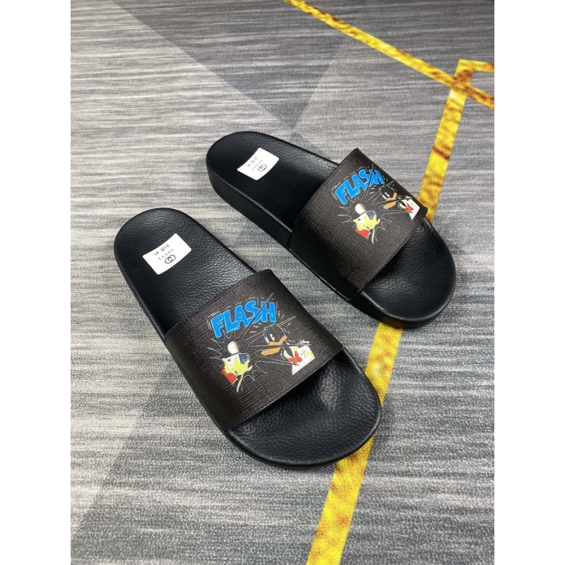 G*u*i slippers